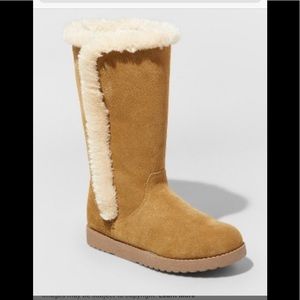 Universal thread- size 9 tall suede boots